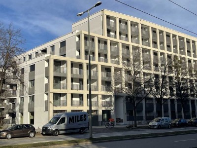 Neubau | 2-Zimmer Wohnung mit EBK direkt an der U-Bahn | Südseite