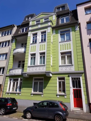 Schöne 2,5-Zimmer-Wohnung mit Balkon und EBK in Duisburg, Nähe Innenhafen und Altstadt