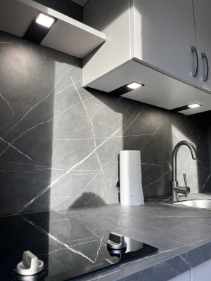 Attraktive und vollständig renovierte 2-Raum-Erdgeschosswohnung mit EBK in Eschweiler