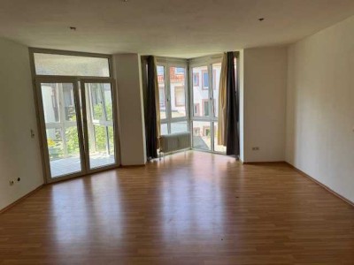 Helle 2 Zimmerwohnung mit Tageslichtbad