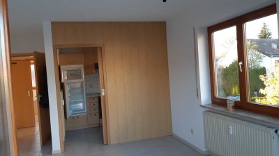 Helle 2-Raum-Wohnung mit Einbauküche in Weingarten