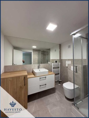 Frisch renovierte 2-Zimmer-Wohnung mit Balkon, luxuriösem Bad, Stellplatz & moderner Einbauküche!