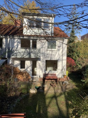 Geschmackvolles Reihenendhaus mit viereinhalb Zimmern in Hamburg