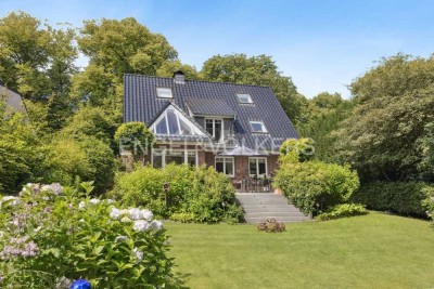 Stilvolles Einfamilienhaus mit Seeblick und großzügigem Grundstück