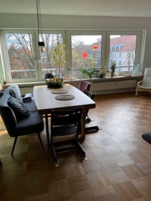 Charmante 4-Zimmer-Wohnung mit Balkon in Top-Lage