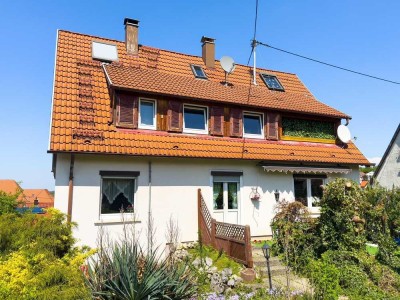 Einfamilienhaus in ruhiger Hanglage mit Blick zur Burg Hohenneuffen