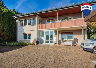 Großzügiges Einfamilienhaus
mit Einliegerwohnung in beliebter Wohngegend in Hohentengen