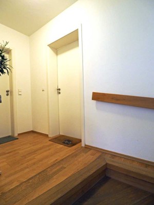 Komplett kernsanierte 3-Zimmer-Wohnung in schickem Stadthaus  mit Aufzug in zentraler Lage