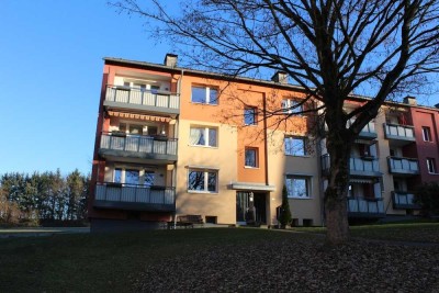 * Moderne 3 Zimmer Wohnung mit Balkon im EG