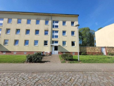 Sonnige 2-Raum-Wohnung mit Balkon und Blick ins Grüne!
