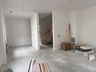 Provisionsfrei! Doppelhaushälfte als Ausbauhaus – gestalten Sie Ihr Zuhause selbst