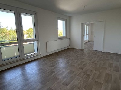Erstbezug nach Sanierung - Großzügige 5-Raum-Wohnung mit 2 Balkonen in Cottbus