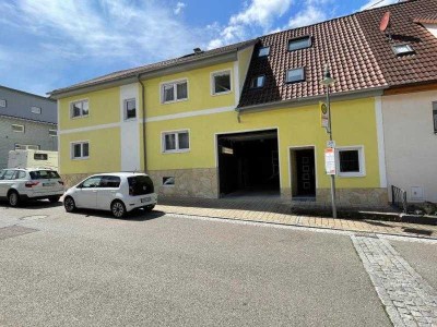Stattliches Zweifamilien-Doppelhaus mit Sauna & Swimmingpool in Gosbach!