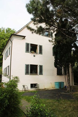 Freistehendes Haus mit Ausbaupotential ( inkl. Nachbarbauplatz auf Anfrage)