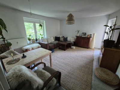 Stilvolle, modernisierte 3-Raum-Wohnung mit gehobener Innenausstattung mit EBK in Frankfurt am Main