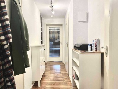 Ruhig gelegene 2-Zimmer-Souterrain-Wohnung in Schwabing mit Freisitz