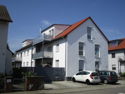Gepflegte 3-Zimmer-DG-Wohnung mit Balkon und Einbauküche in Herxheim bei Landau/Pfalz