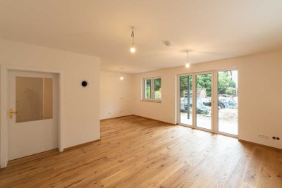 *Erstbezug* stilvolle 2-Raum-EG-Wohnung * gehobene Innenausstattung, Terrasse und Garten*