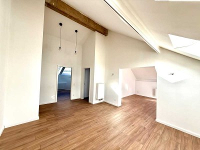 Erstbezug nach Sanierung: Stilvolle 3-Raum-Loft-Wohnung mit gehobener Innenausstattung in Würselen