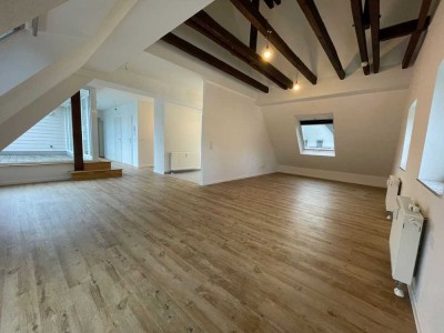 *Erstbezug nach Sanierung*Balkon*Tageslichtbad*
