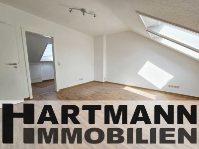 Frisch renovierte Dachgeschosswohnung! Stellplatz oder Garage möglich!