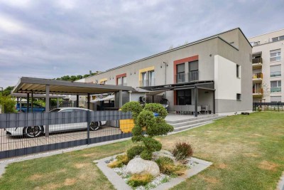 Modernes Reihenendhaus mit Dachterrasse, Carport und Gartenparadies in Lörrach!