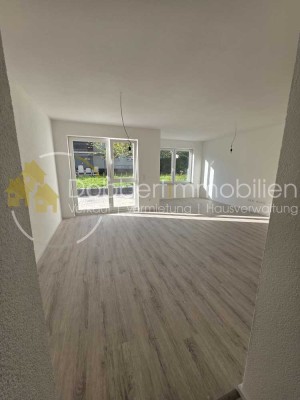 Platz für die ganze Familie– linke Doppelhaushälfte mit Garten 
und Garage - bezugsfertig!