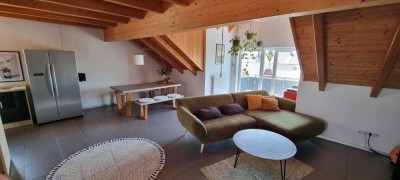 Exklusive 126 qm - 4,5 Zimmer - Dachgeschoss Wohnung auf einer Ebene von privat
