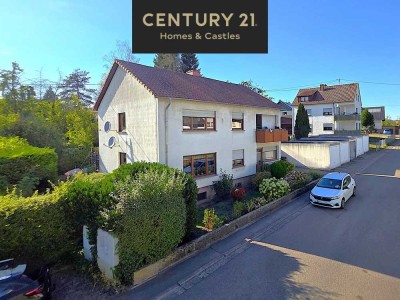 Attraktives, großes, freistehendes 2 Familienhaus mit Garten und Garage in Toplage von Schiffweiler