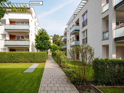 Provisionsfrei Mehrfamilienhaus in 02763 Zittau, Morawekstr.