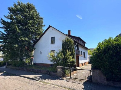 Zweifamilienhaus in Rheinstetten – Großes Potenzial für Familien, Handwerker und Anleger!