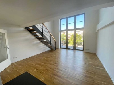 Exklusive 2-Zimmer-Maisonette mit Balkon, EBK & Parkett in Köpenick