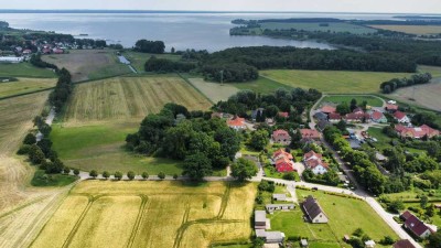 Bauernhaus auf 3000 m² nur 800 m von der Müritz entfernt