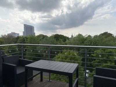 Exklusive 3,5-Raum-Maisonette-Wohnung mit geh. Innenausstattung mit Balkon und EBK in Düsseldorf