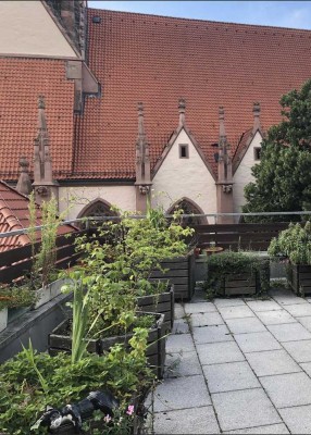Ruhige 4-Zimmer Altbauwohnung mit großer Dachterrasse in Göttinger Innenstadt
