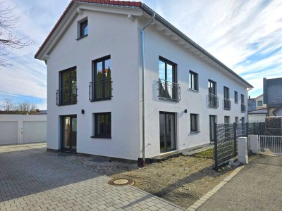 Provisionsfrei: bezugsfertige Neubau-DHH und Raumwunder - Nähe S-Bahn S1/S8 Schwaigerloh