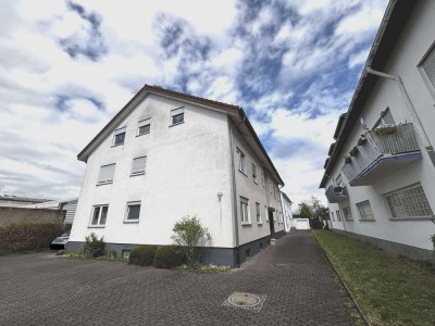 **MIETERFREIE** 2-Zimmerwohnung+Stellplatz in einem kleinen Wohnhaus!