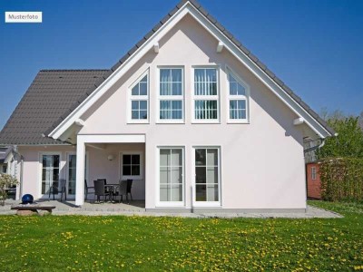 Provisionsfrei Einfamilienhaus mit Einliegerwohnung in 26842 Ostrhauderfehn, Klaus-Groth-Str.