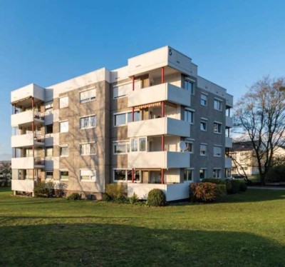 gepflegte 3 Zimmer Wohnung mit Gäste WC, Vollbad mit Fenster, Süd Balkon und EBK