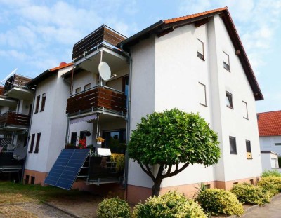 Wohnfreundliche 2-Zimmer-Dachgeschosswohnung mit großer Loggia!