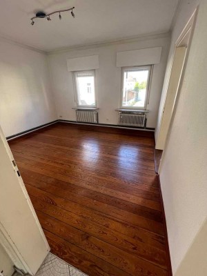 Kirchheim-Paradiesle: Wohnen in bester Lage - stilvolles EFH mit hohen Decken und viel Platz!