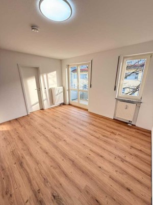 Erstbezug nach Sanierung: 1-Zimmer-Wohnung mit Süd-Balkon