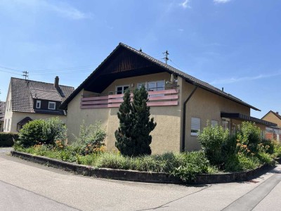 helle 3 Zimmer DG Wohnung