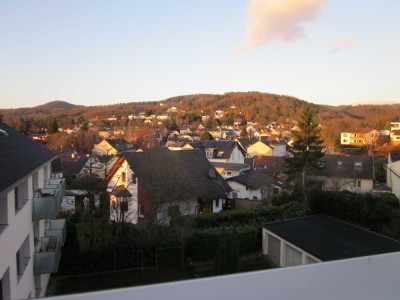 Gemütliches mobliertes Nest unter'm Dach