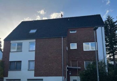 Aachen-Beverau: gepflegtes MFH in ruhiger Lage mit 5 WE - ca. 312 m² - Garten - Balkone - Garagen