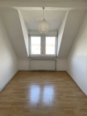 Helle 2-Zimmer-Dachgeschosswohnung in MA-Neckarstadt-Ost