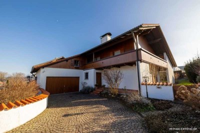 RE/MAX - Großzügiges Einfamilienhaus mit spanischem Flair!