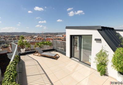 CITY VIEW &amp; STYLE // MODERNE DACHGESCHOSSWOHNUNG // PANORAMAFENSTER // BALKON + TERRASSE + DACHTERRASSE MIT TRAUMBLICK // NÄHE UHLPLATZ