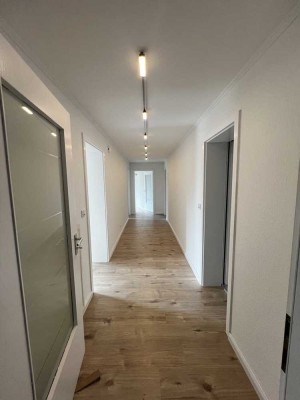 Helle 3-Zimmer-Erdgeschosswohnung mit Wintergarten – Erstbezug nach Renovierung