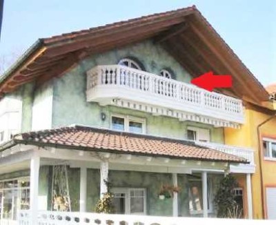 Möblierte helle DG-Wohnung mit Balkon und Bergblick!